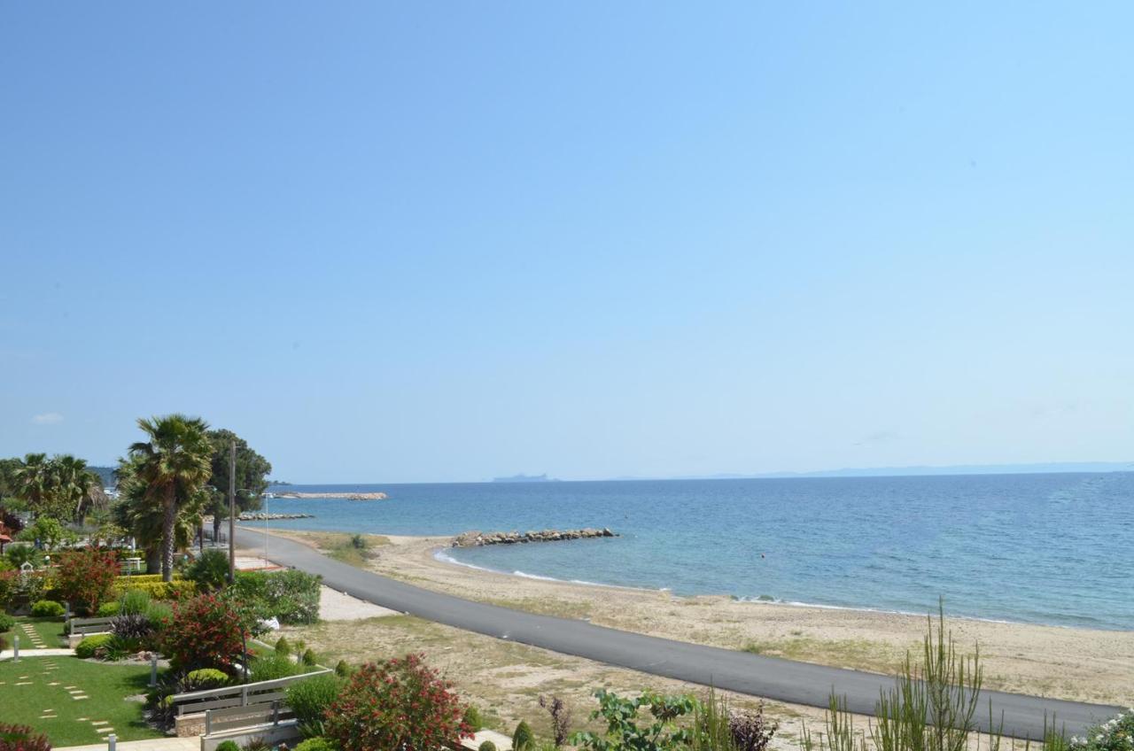 Lemon Beach Front Apartment, Nikiti Exteriér fotografie