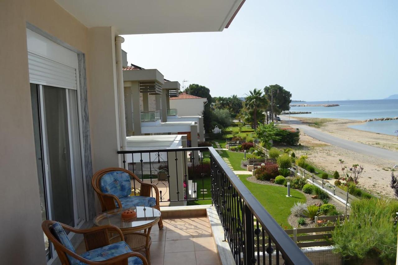 Lemon Beach Front Apartment, Nikiti Exteriér fotografie
